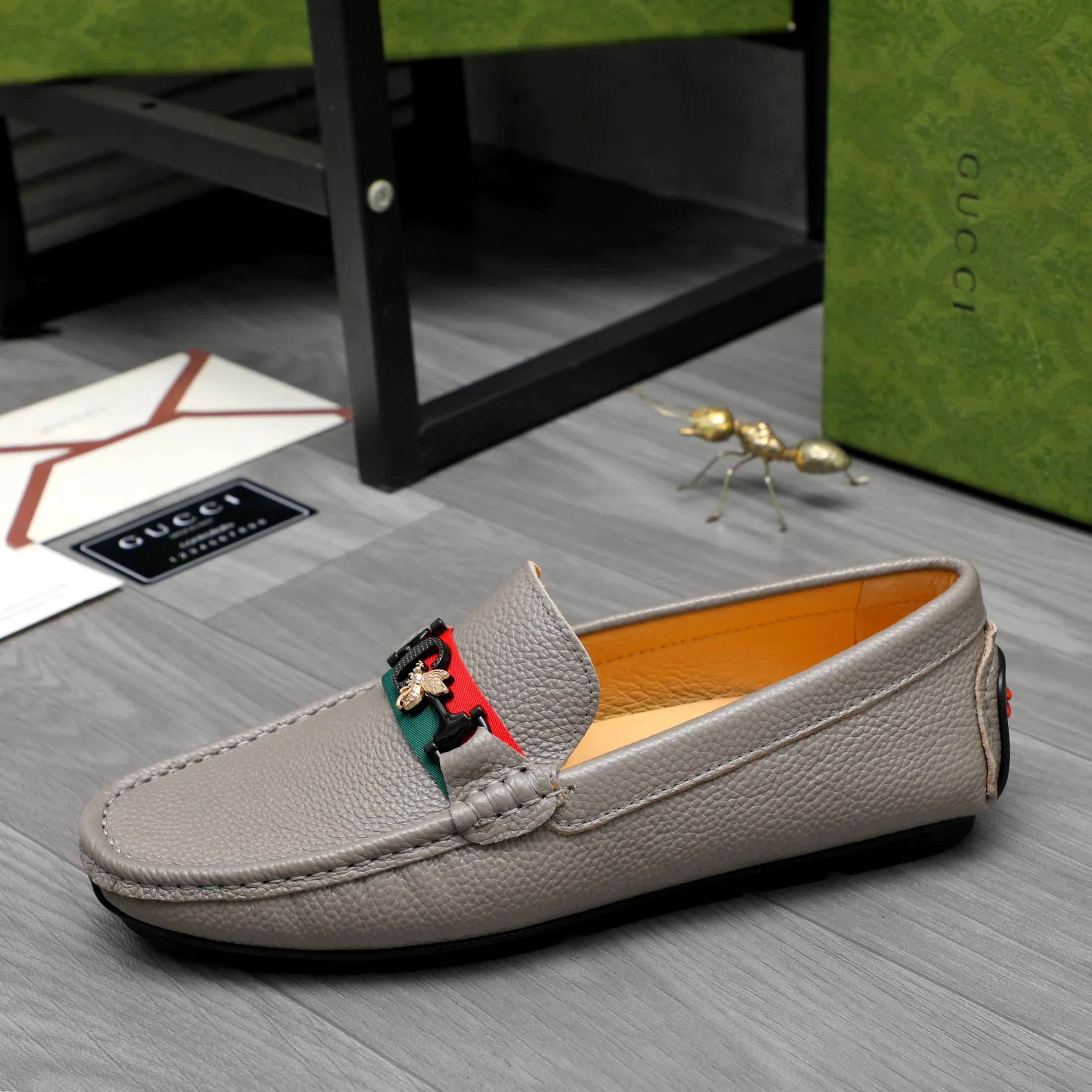 Men's shoes 💰360 Product trademark: GUCCI "Gucci" casual slip-on men's shoes Regular size: 38-45 Product materials: Selected pebbled cowhide upper, pigskin lining, rubber outsole